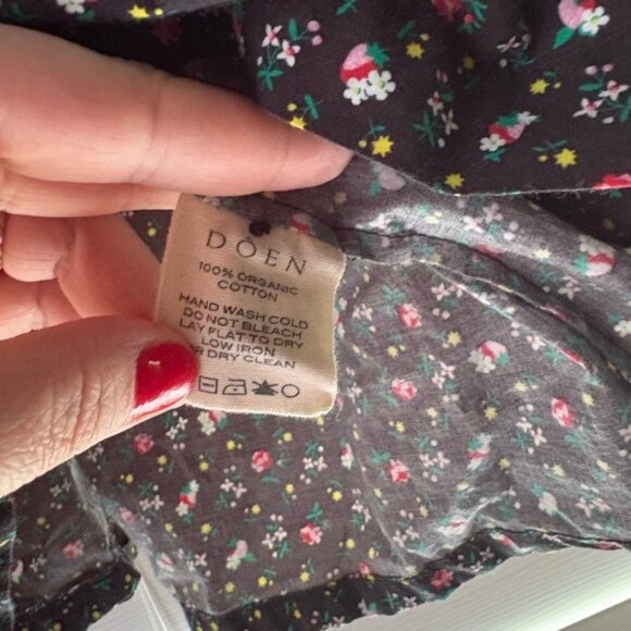 Doen Jeanne Top in Mirbeau’s Garden – Black Floral Peasant Blouse, XS - Picture 4 of 5